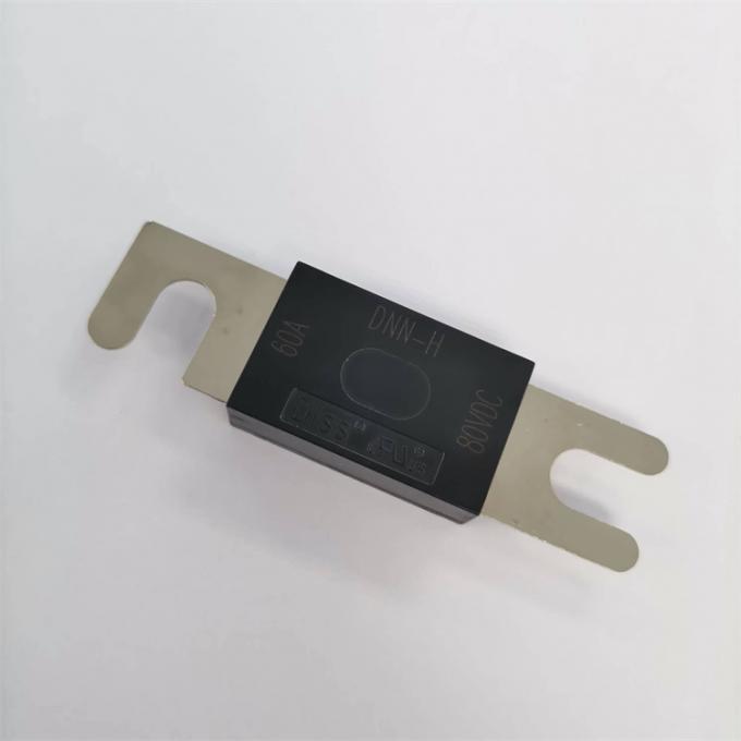  Tipo fusível da lâmina de Dissmann de tomada liso do fusível DC150V para o sistema do armazenamento da bateria