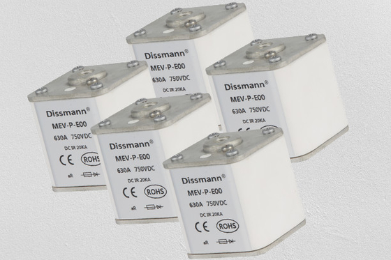 A série solar 500volt do MEV do fusível da C.C. do poder superior branco avaliou a tensão