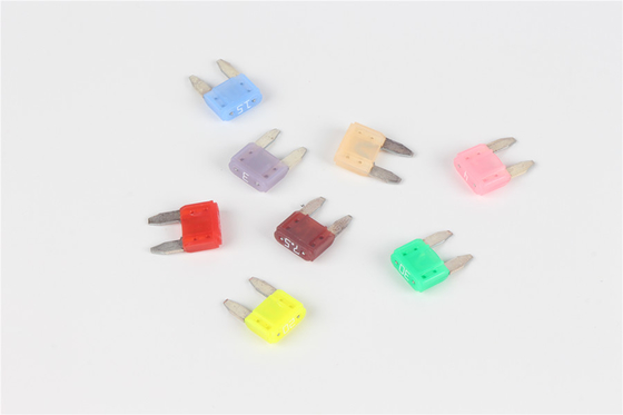 Mini Fast Blow Fuse, fusível automotivo da lâmina de DC32V 4Amp pequeno obstrui dentro