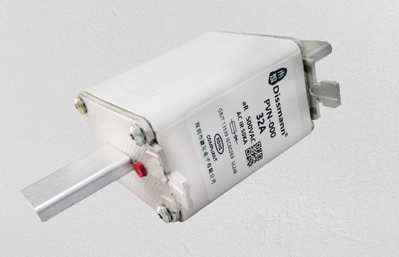 O carregador de bateria picovolt solar funde o corpo que quadrado 750volt avaliou a tensão