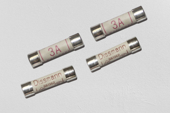 Proteção das sobrecargas 7 cor Inline do preto do padrão britânico 240VAC do fusível do ampère